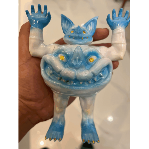 kaiju sofubi of scare cat kaiju sofubi of scare cat