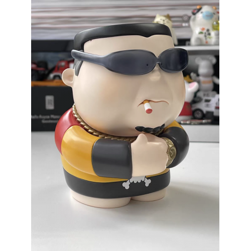 vinyl toy of smoke man vinyl toy of smoke man